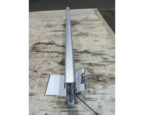 VOLVO VNR CAB STEP