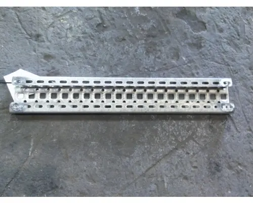 VOLVO VNR CAB STEP