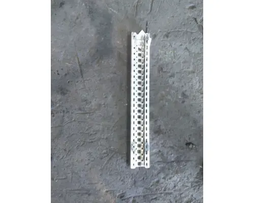 VOLVO VNR CAB STEP