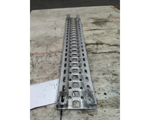 VOLVO VNR CAB STEP