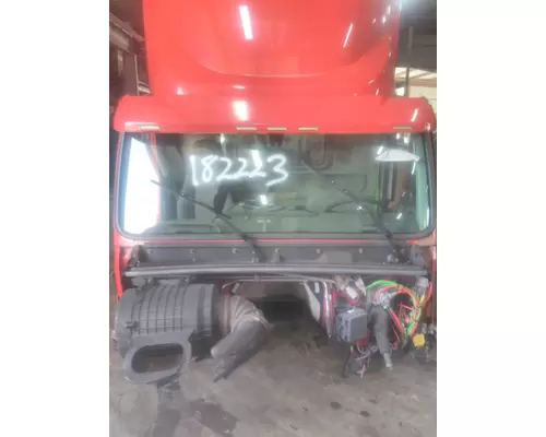 VOLVO VNR CAB