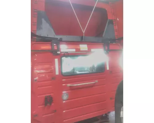 VOLVO VNR CAB