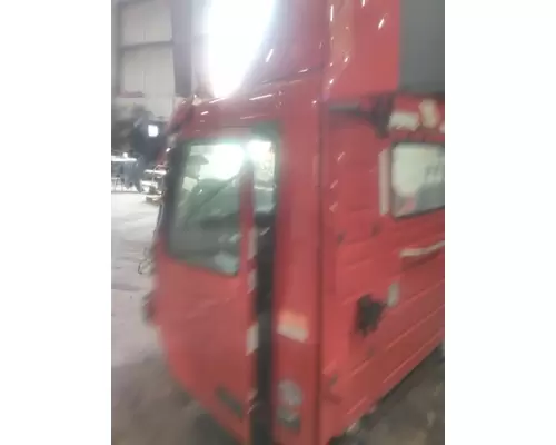 VOLVO VNR CAB