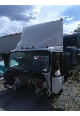 VOLVO VNR CAB