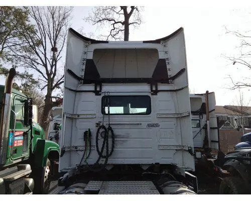VOLVO VNR CAB
