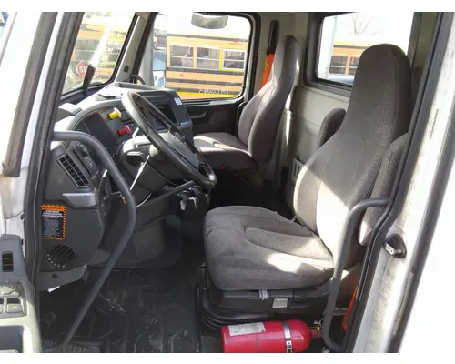 VOLVO VNR CAB