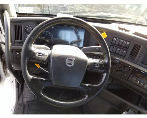 VOLVO VNR CAB