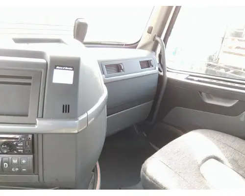 VOLVO VNR CAB