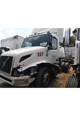 VOLVO VNR CAB