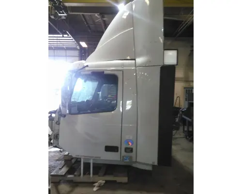 VOLVO VNR CAB