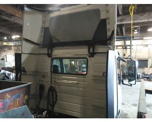 VOLVO VNR CAB
