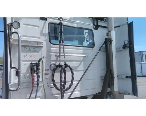 VOLVO VNR CAB