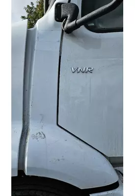 VOLVO VNR COWL