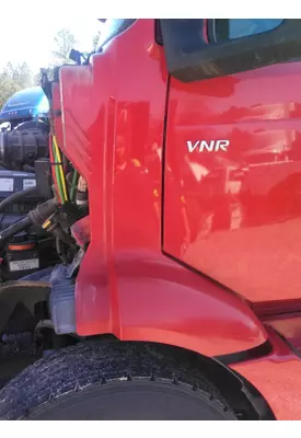 VOLVO VNR COWL