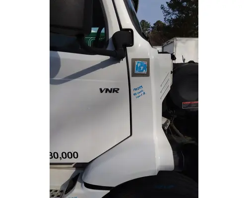 VOLVO VNR COWL