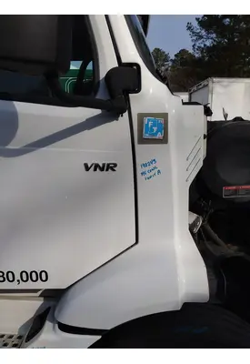 VOLVO VNR COWL