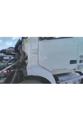 VOLVO VNR COWL