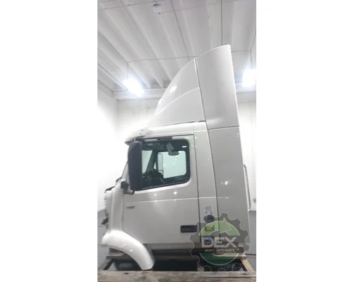 VOLVO VNR Cab