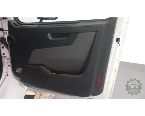 VOLVO VNR Cab