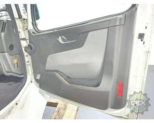 VOLVO VNR Cab
