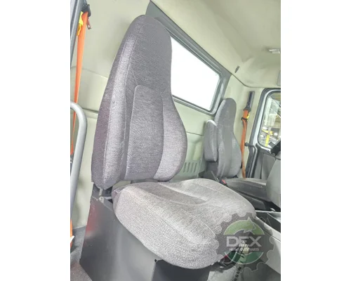 VOLVO VNR Cab