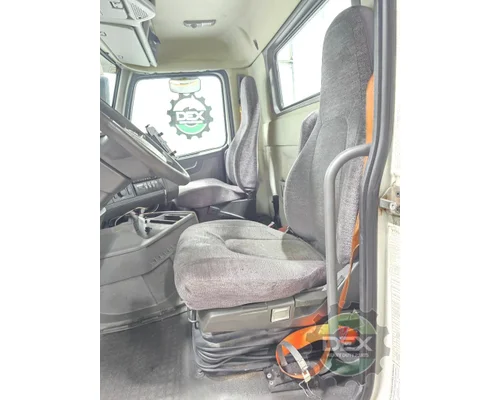 VOLVO VNR Cab