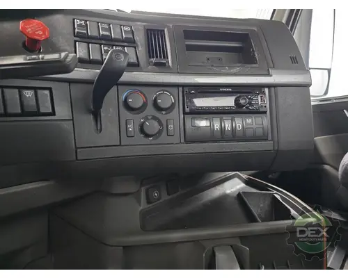 VOLVO VNR Cab