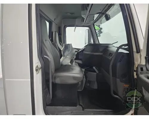 VOLVO VNR Cab