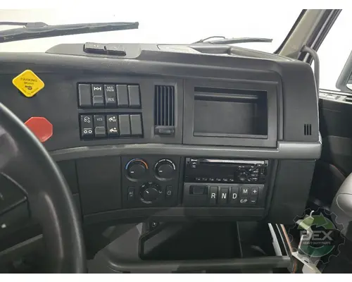 VOLVO VNR Cab