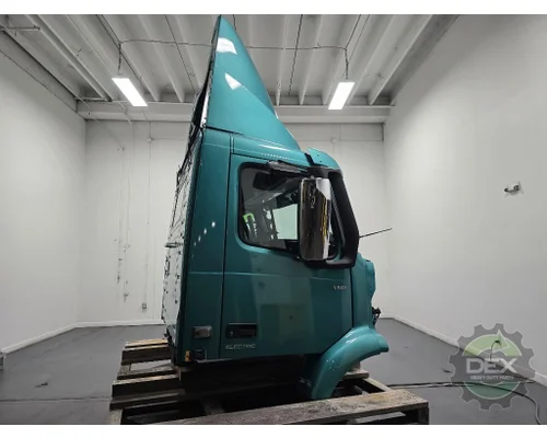 VOLVO VNR Cab