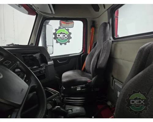 VOLVO VNR Cab