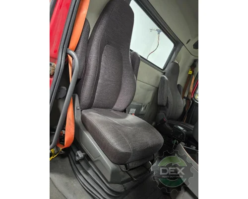 VOLVO VNR Cab