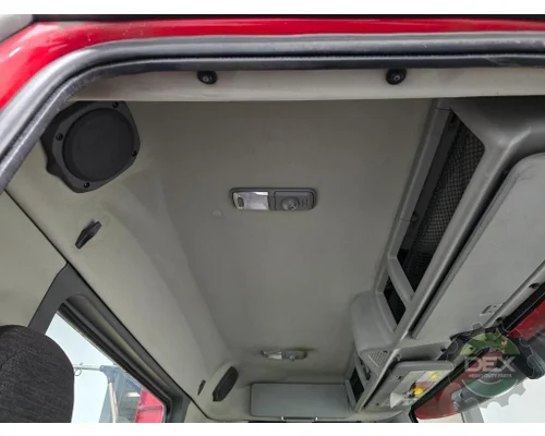 VOLVO VNR Cab