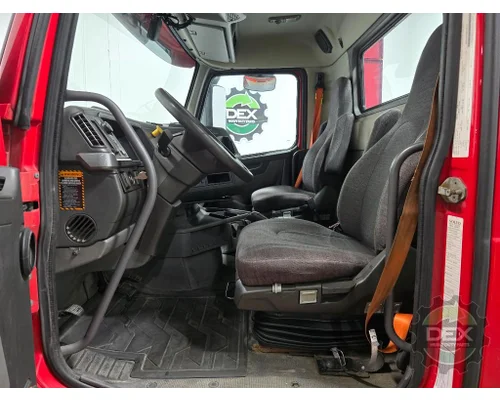 VOLVO VNR Cab