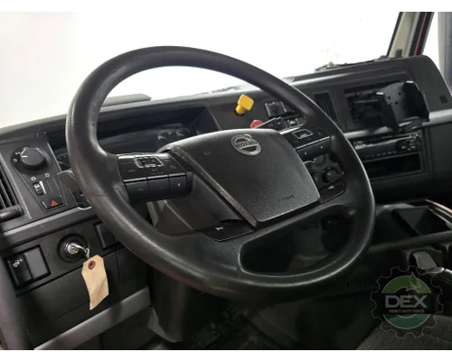 VOLVO VNR Cab