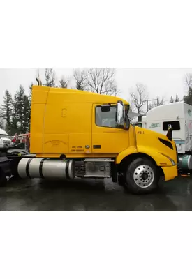 VOLVO VNR Cab