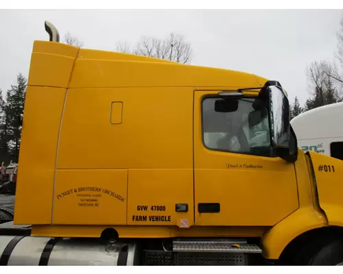 VOLVO VNR Cab