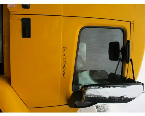 VOLVO VNR Cab