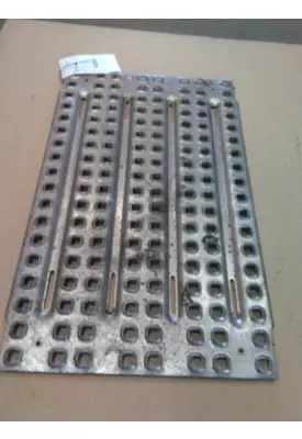 VOLVO VNR DECK (CATWALK) STEP