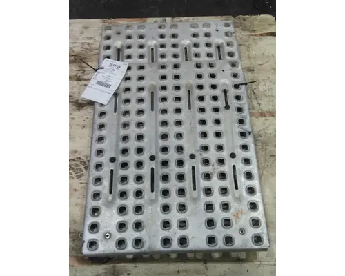 VOLVO VNR DECK (CATWALK) STEP