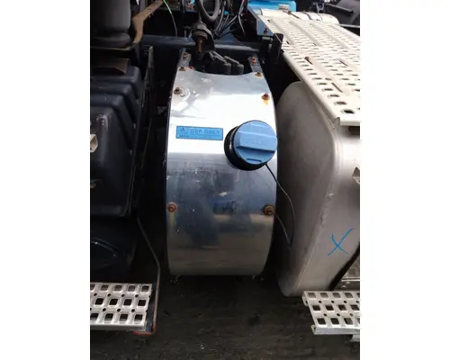 VOLVO VNR DEF TANK