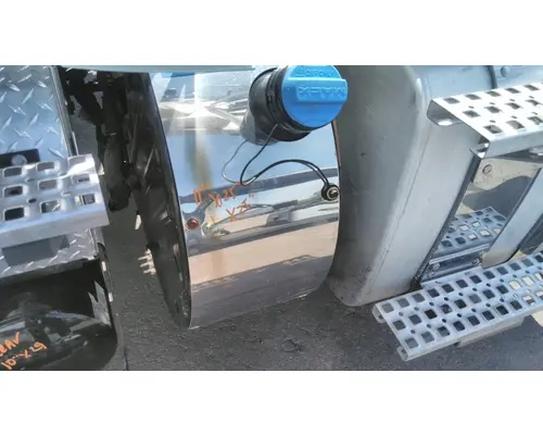 VOLVO VNR DEF TANK