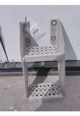 VOLVO VNR FRAME STEP