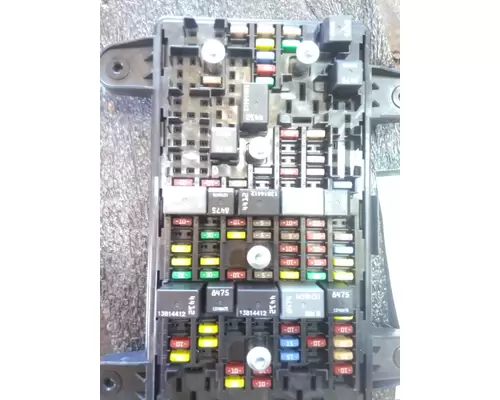 VOLVO VNR FUSE BOX