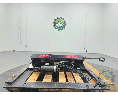 VOLVO VNR Fifth Wheel