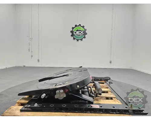 VOLVO VNR Fifth Wheel