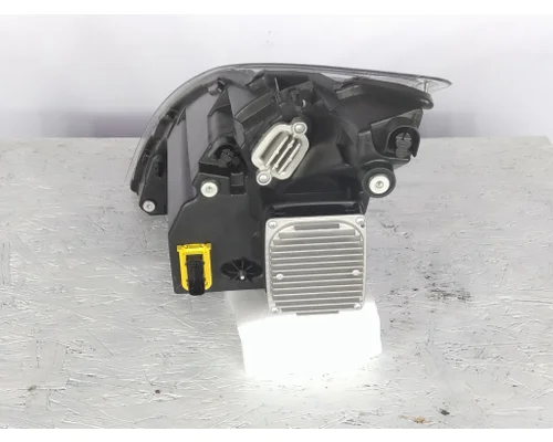 VOLVO VNR HEADLAMP ASSEMBLY