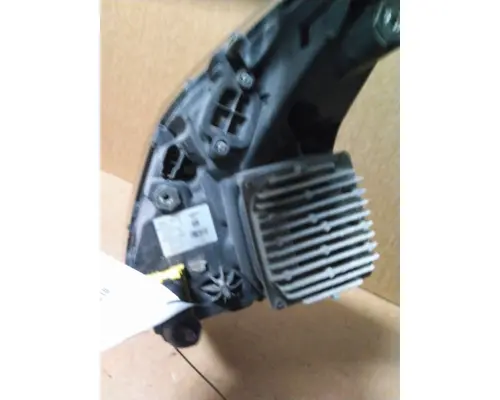 VOLVO VNR HEADLAMP ASSEMBLY