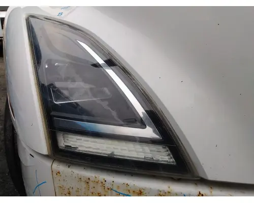 VOLVO VNR HEADLAMP ASSEMBLY