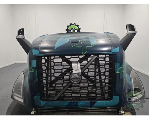 VOLVO VNR Hood
